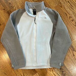 Women’s The North Face Zip Up Coat/Jacket. Size SP. Excellent Condition.